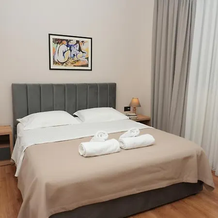 Bougainvilla * Tirana