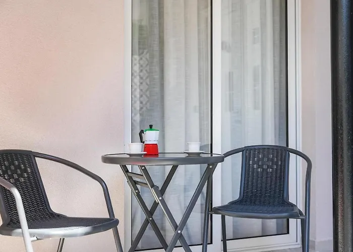 Bougainvilla Apartamento Tirana