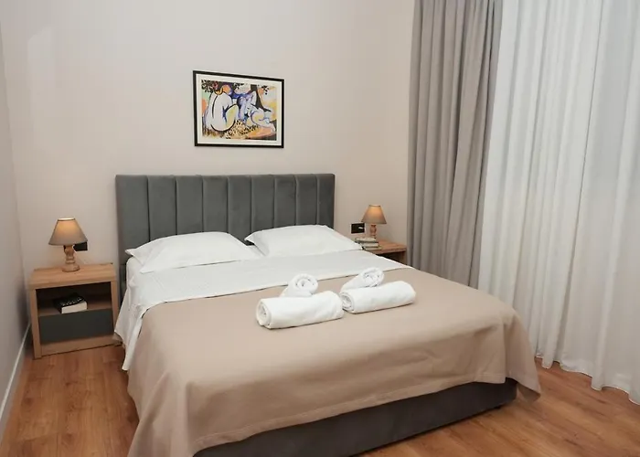 Bougainvilla * Tirana