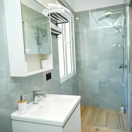 Bougainvilla 地拉那