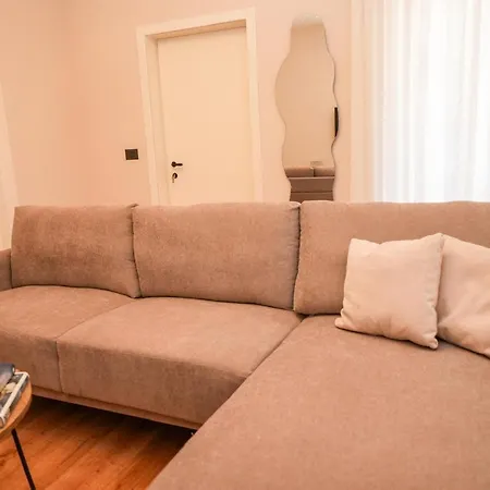 Bougainvilla Τίρανα