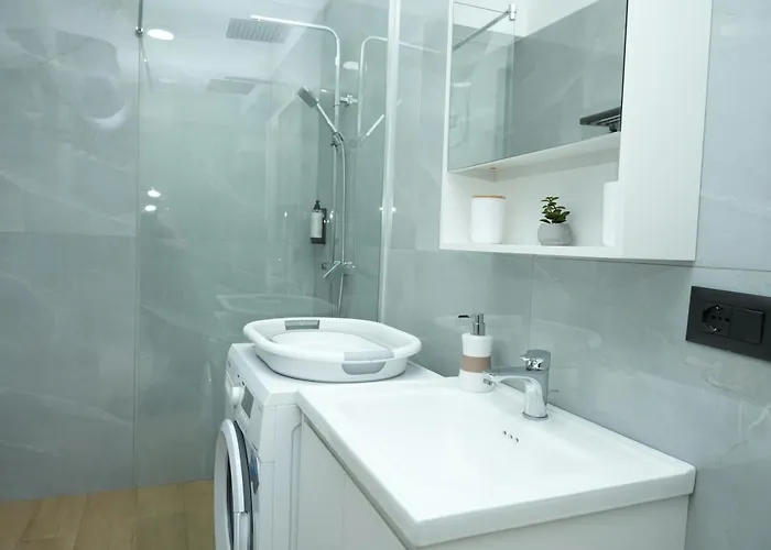 Bougainvilla * Τίρανα